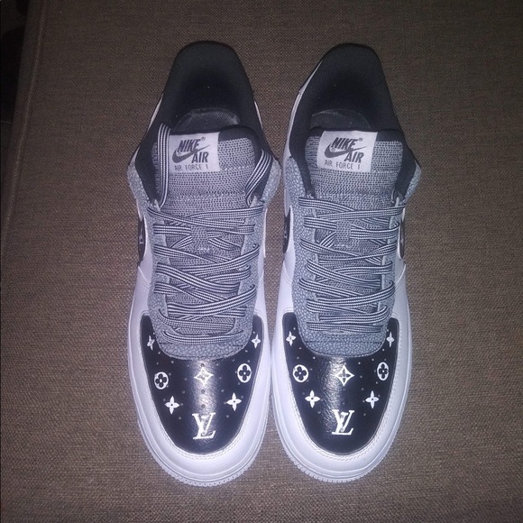 Custom Nike - Picture 2 of 2